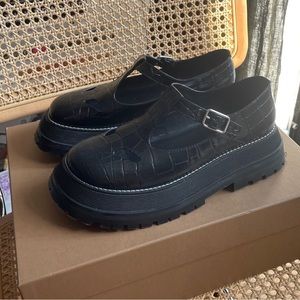 Burberry Aldwych T-Bar Mary Janes Sz 38